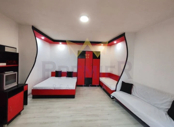 1-стаен инвестиционен имот на първа линия до плажа с изключителна локация в кв. Гръцка махала, гр. Варна -  - снимка 2 - Имоти Премиер