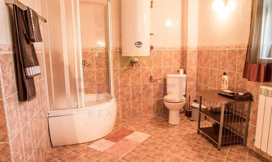נכס ייחודי, מרווח ומרוהט ברמת יוקרה בשכונת בריז האלגנטית -  - snimka 12 - Imoti Premier