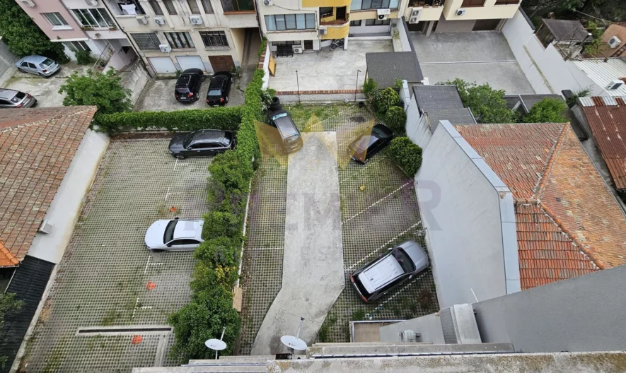 147 sq.m of luxury next to the Sea Garden! Spacious apartment with 2 bedrooms -  - snimka 35 - Imoti Premier