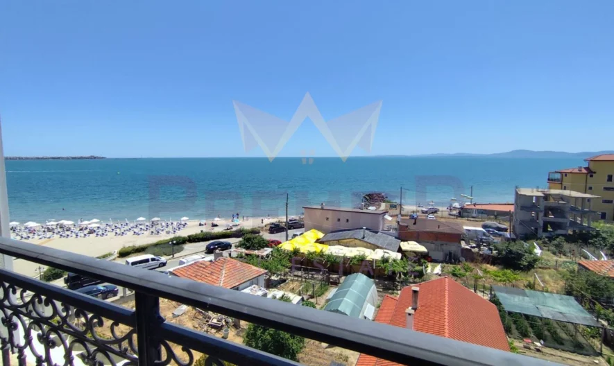 דירת יוקרה בת שני חדרים בקו ראשון לים עם נוף מרהיב לים בפנלופה פאלאס – פומוריה -  - snimka 2 - Imoti Premier