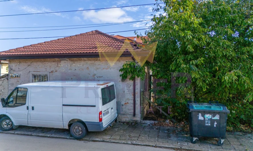 בית עם חצר גדולה בקרבת מרכז העיר קברנה – מיקום מצוין ופוטנציאל גדול! - - snimka 2 - Imoti Premier