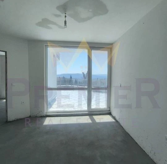 דירת 2 חדרים בבניין בוטיק עם נוף ים מרהיב בעיר ביאלה, מחוז וארנה. -  - snimka 3 - Imoti Premier