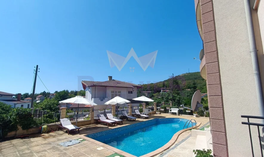 2-bedroom luxury apartment with a huge terrace and incredible sea panorama -  - snimka 4 - Imoti Premier
