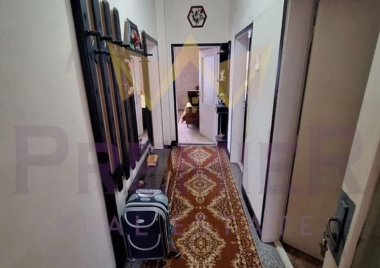 2 отделни входа = 2 апартамента в една къща СЪРЦЕТО НА КАРНОБАТ  ДВУЕТАЖНА ГОЛЯМА КЪЩА С ДВА ВХОДА ЗА ДВЕ СЕМЕЙСТВА! -  - снимка 14 - Имоти Премиер