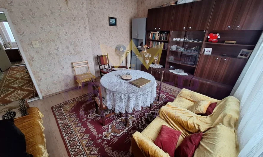 2 отделни входа = 2 апартамента в една къща СЪРЦЕТО НА КАРНОБАТ  ДВУЕТАЖНА ГОЛЯМА КЪЩА С ДВА ВХОДА ЗА ДВЕ СЕМЕЙСТВА! -  - снимка 19 - Имоти Премиер