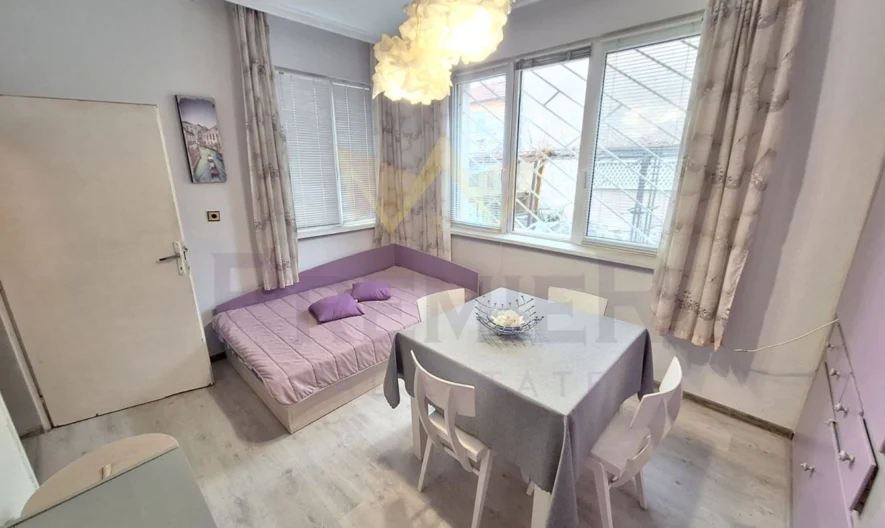 2 отделни входа = 2 апартамента в една къща СЪРЦЕТО НА КАРНОБАТ  ДВУЕТАЖНА ГОЛЯМА КЪЩА С ДВА ВХОДА ЗА ДВЕ СЕМЕЙСТВА! -  - снимка 5 - Имоти Премиер