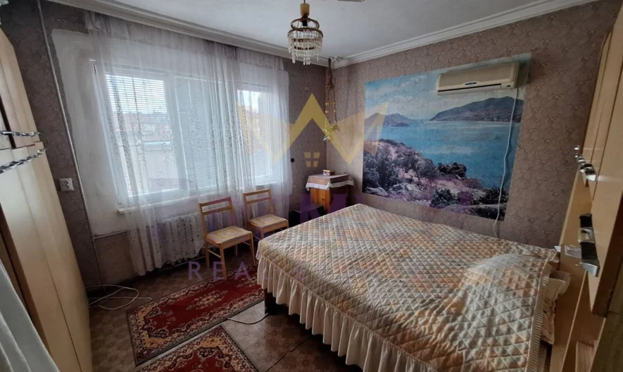 2 отделни входа = 2 апартамента в една къща СЪРЦЕТО НА КАРНОБАТ  ДВУЕТАЖНА ГОЛЯМА КЪЩА С ДВА ВХОДА ЗА ДВЕ СЕМЕЙСТВА! -  - снимка 8 - Имоти Премиер