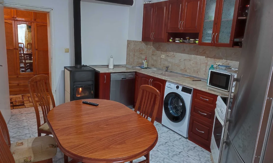 2-стаен апартамент (72 кв.м.) с отлична локация в гр. Балчик -  - снимка 12 - Имоти Премиер