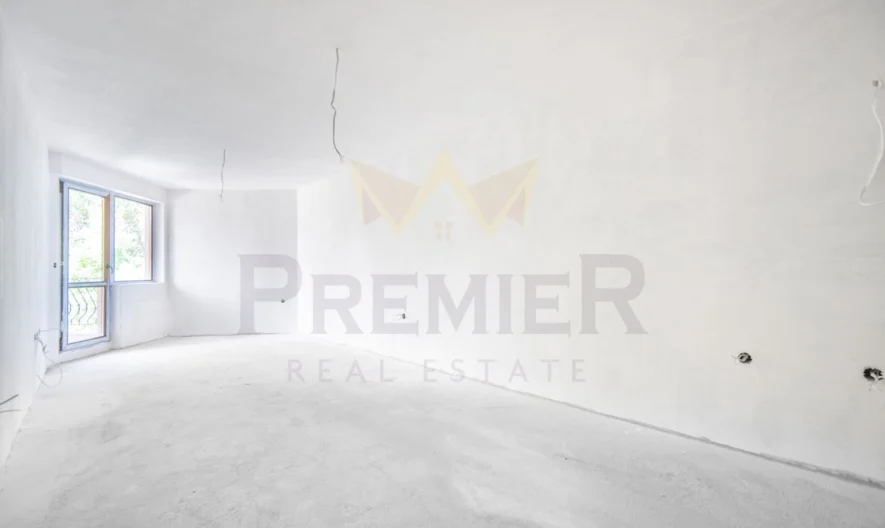 2-стаен апартамент на крачки от морката алея на гр. Балчик - - снимка 1 - Имоти Премиер