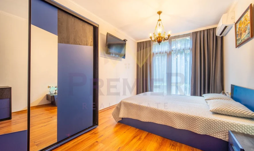 3-КОМНАТНАЯ КВАРТИРА С ОТДЕЛЬНЫМ ДВОРОМ 230 м²! -  - снимка 10 - Имоти Премиер