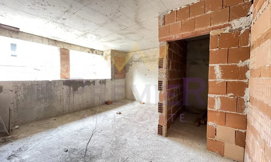 3-стаен апартамент – Колхозен пазар - - снимка 3 - Имоти Премиер