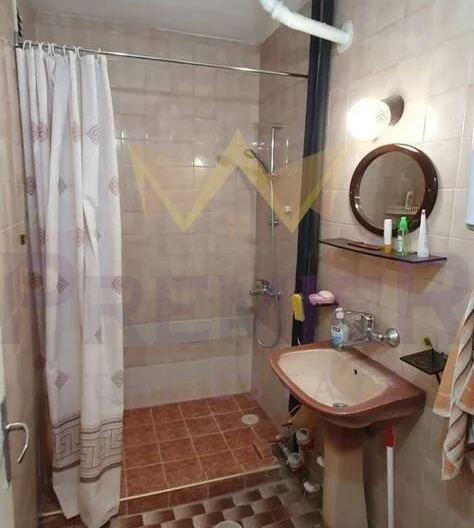 3-стаен апартамент с отлична локация в кв. Лазур -  - снимка 11 - Имоти Премиер