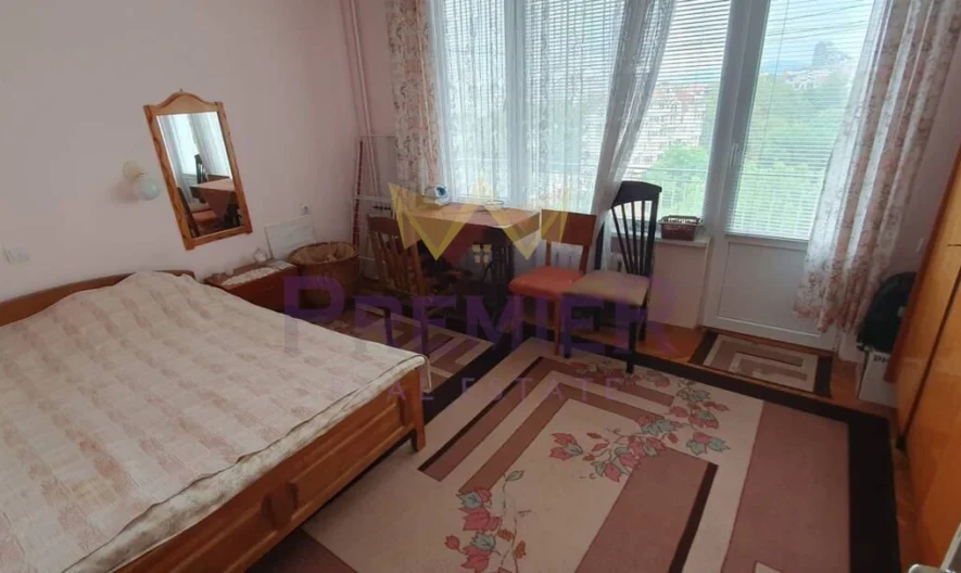 3-стаен апартамент с отлична локация в кв. Лазур -  - снимка 8 - Имоти Премиер