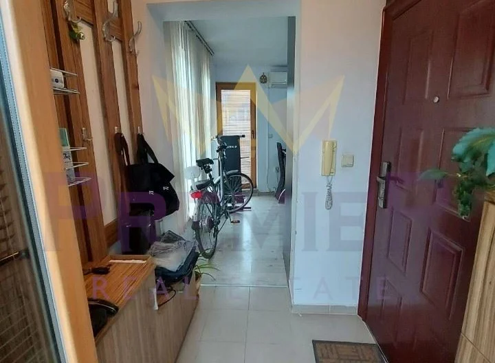 3-стаен тухлен апартамент до Базар Левски -  - снимка 11 - Имоти Премиер