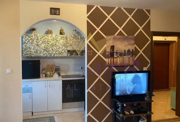 Агенция за недвижими имоти - Имоти Премиер - имот - 1085666, Цена: 450 EUR