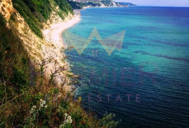 Агенция за недвижими имоти - Имоти Премиер - имот - 709893, Цена: 80000 EUR