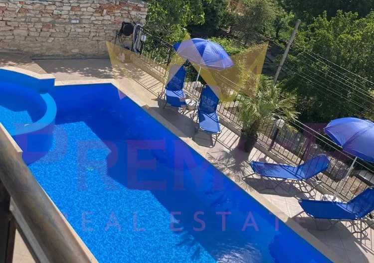 בית בן שלוש קומות עם נוף פנורמי לים, בריכה ומוסך -  - snimka 37 - Imoti Premier