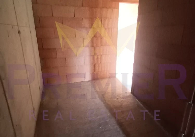 374485 - - снимка 10 - Имоти Премиер