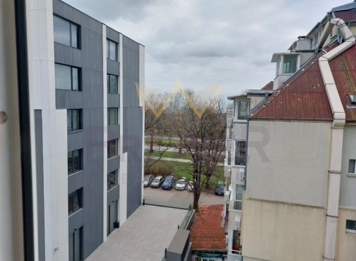 377775 - - снимка 13 - Имоти Премиер