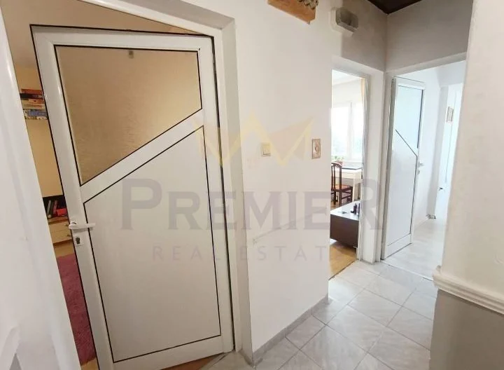 377811 -  - снимка 8 - Имоти Премиер