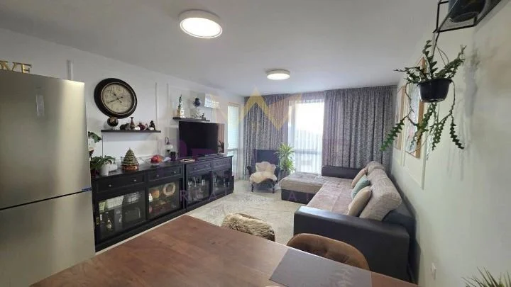 379449 -  - снимка 14 - Имоти Премиер