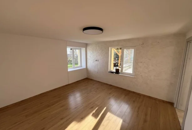 Агенция за недвижими имоти - Имоти Премиер - имот - 1233750, Цена: 125900 EUR