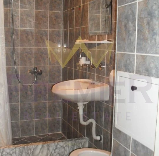 4-стаен апартамент с изключителна локация в кв. Център, гр. София - - снимка 12 - Имоти Премиер