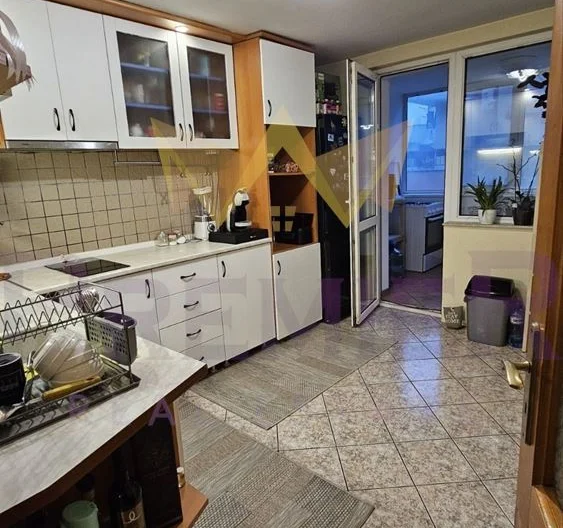 4-стаен апартамент в р-на на Колхозен пазар, гр.Варна - - снимка 3 - Имоти Премиер