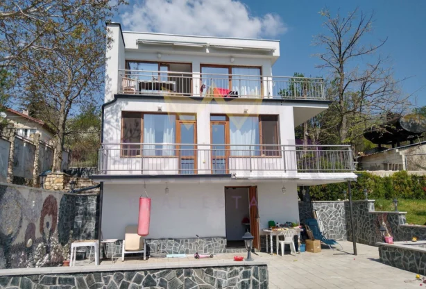 Агенция за недвижими имоти - Имоти Премиер - имот - 928002, Цена: 400000 EUR