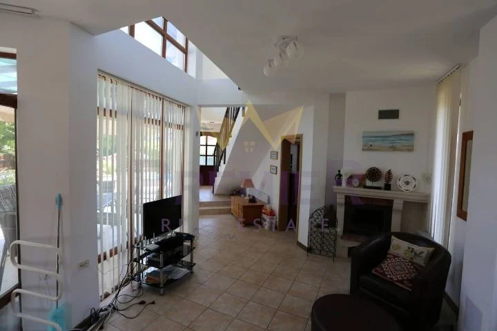 🏡 בית עם בריכה פרטית וחצר במרחק 5 ק״מ מהים -  - snimka 13 - Imoti Premier