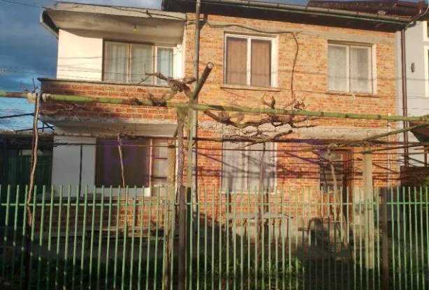 Агенция за недвижими имоти - Имоти Премиер - имот - 1102073, Цена: 270000 EUR