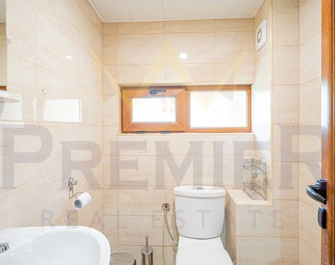 בית דו-קומתי חסכוני באנרגיה עם בריכת שחייה, חצר מרווחת ונוף פנורמי לים בעיר בלצ’יק. -  - snimka 42 - Imoti Premier