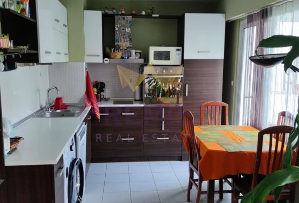 Агенция за недвижими имоти - Имоти Премиер - имот - 1157050, Цена: 800 EUR