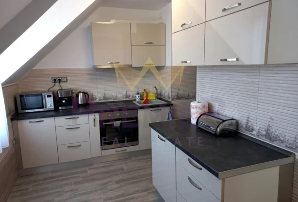 Агенция за недвижими имоти - Имоти Премиер - имот - 980308, Цена: 920.3256 EUR