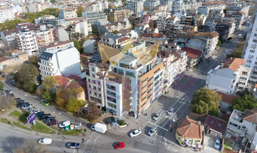 ЪГЛОВ МАГАЗИН С ГАРАНТИРАН НАЕМ – ТОП ЛОКАЦИЯ В ЦЕНТЪРА НА ВАРНА -  - снимка 10 - Имоти Премиер