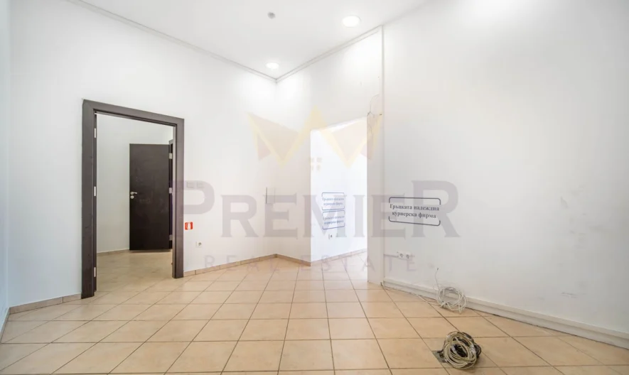 ЪГЛОВ МАГАЗИН С ГАРАНТИРАН НАЕМ – ТОП ЛОКАЦИЯ В ЦЕНТЪРА НА ВАРНА -  - снимка 14 - Имоти Премиер