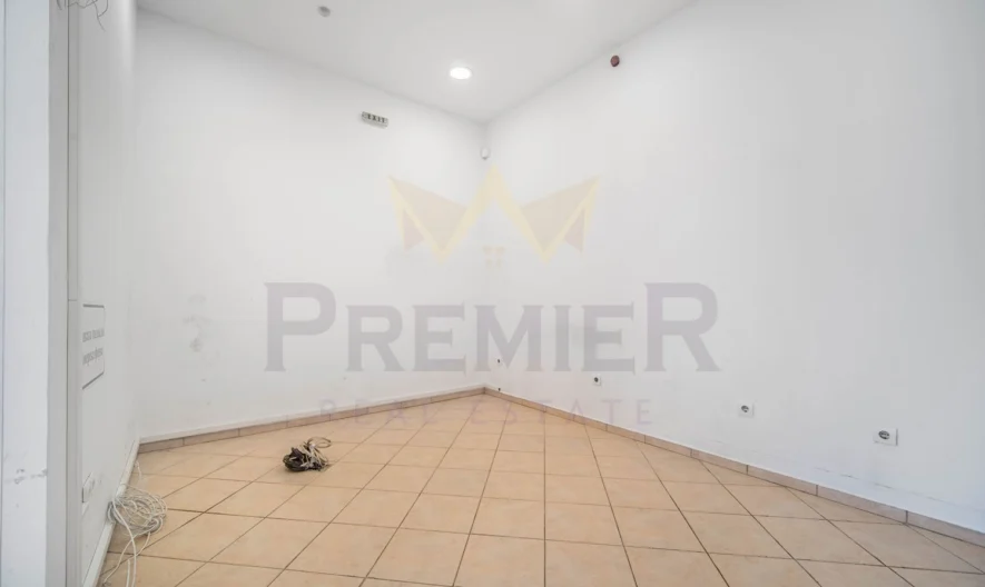 ЪГЛОВ МАГАЗИН С ГАРАНТИРАН НАЕМ – ТОП ЛОКАЦИЯ В ЦЕНТЪРА НА ВАРНА -  - снимка 5 - Имоти Премиер