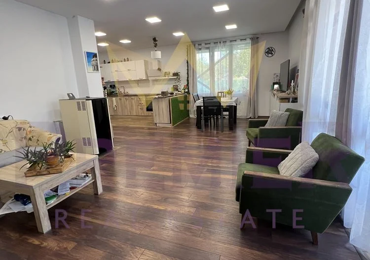 Amazing three-bedroom house with a beautiful yard -  - snimka 6 - Imoti Premier