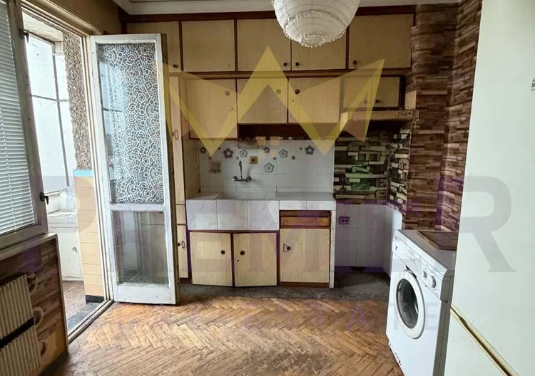 Квартира с 3 отделни помещения в кв.Мараша -  - снимка 7 - Имоти Премиер