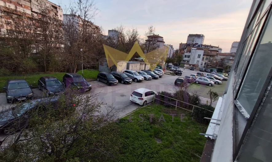 Апартамент с 3 спални и кухня в Цветен кватал - - снимка 13 - Имоти Премиер