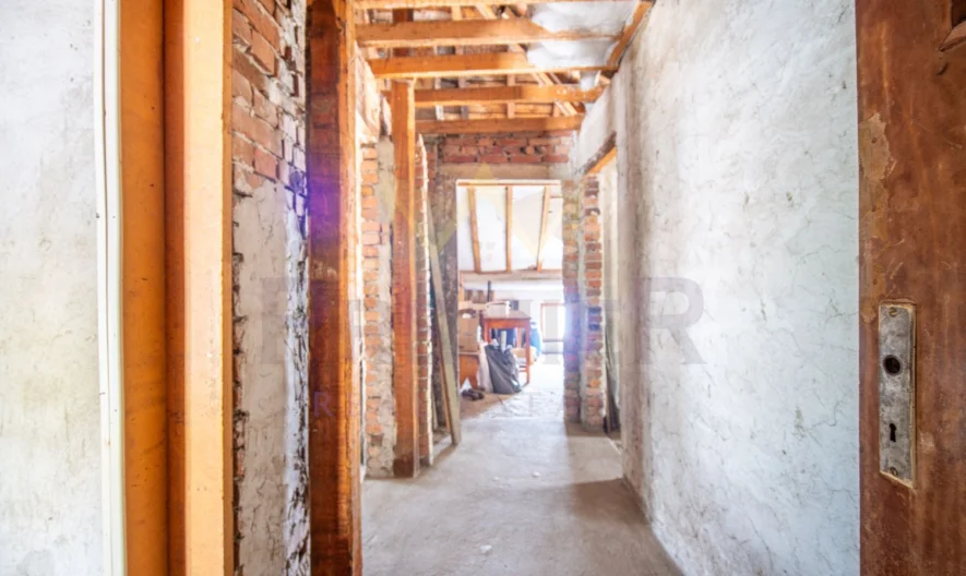 Апартамент с двор в град Добрич - - снимка 28 - Имоти Премиер