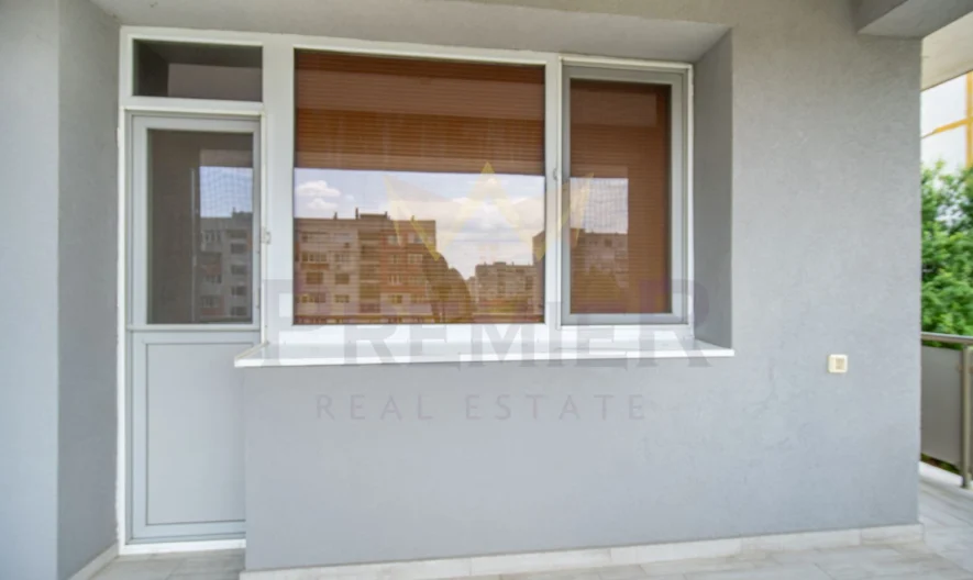 Апартамент с двор в град Добрич - - снимка 3 - Имоти Премиер