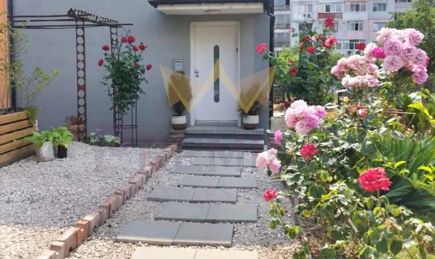 Апартамент с двор в град Добрич - - снимка 33 - Имоти Премиер