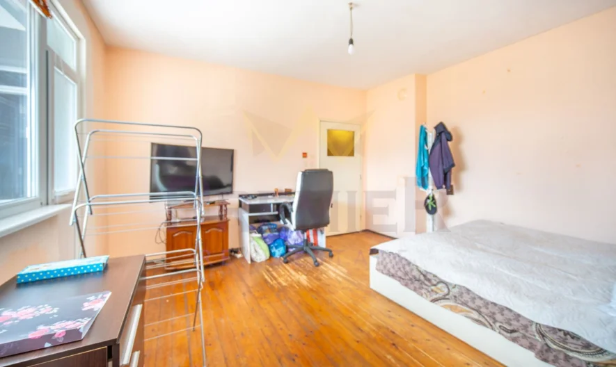 Апартамент с двор в град Добрич - - снимка 9 - Имоти Премиер