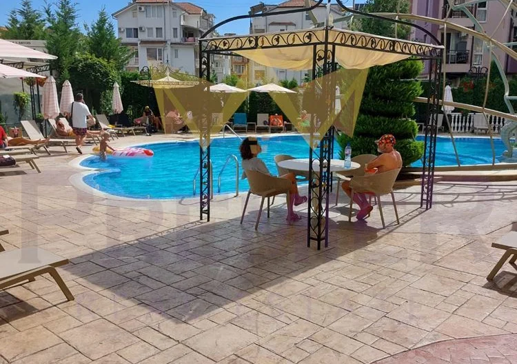 АПАРТАМЕНТ С ОТДЕЛНА СПАЛНЯ В SWEET HOMES 3 – СЛЪНЧЕВ БРЯГ - - снимка 1 - Имоти Премиер