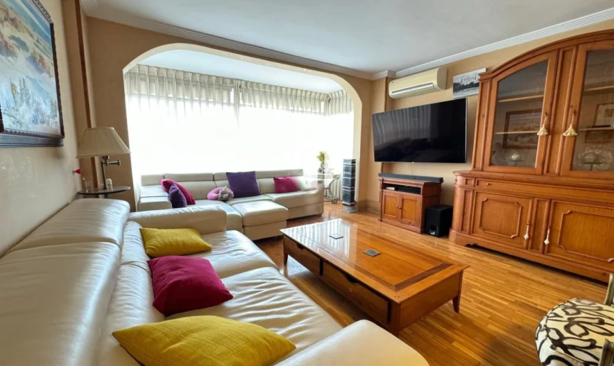 Apartament v Alikante (3 Schlafzimmer, 2 Bäder) -  - snimka 1 - Imoti Premier