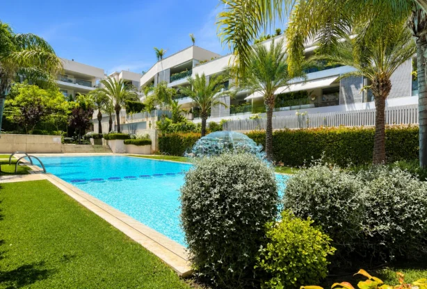 Агентство недвижимости - Имоти Премиер - имот - 1256636, Цена: 1950000 EUR
