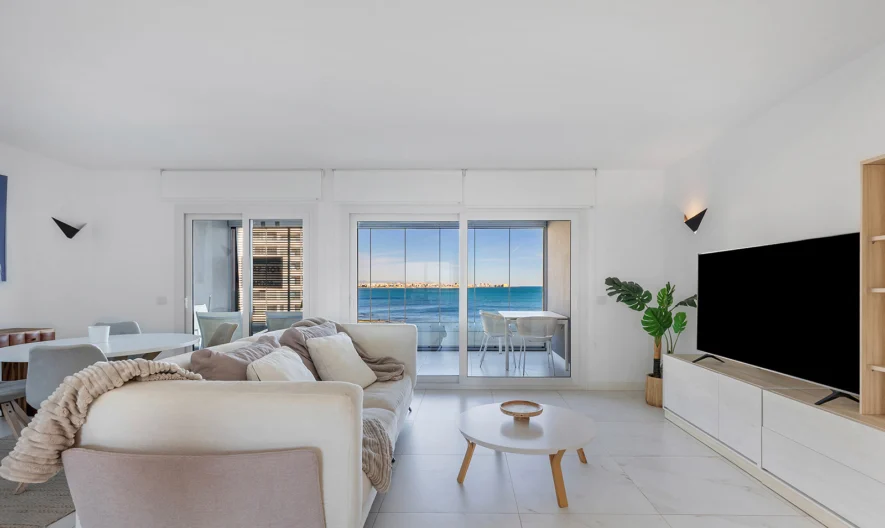 Апартамент в Torrevieja, Alicante (2 спални, 2 бани) -  - снимка 1 - Имоти Премиер