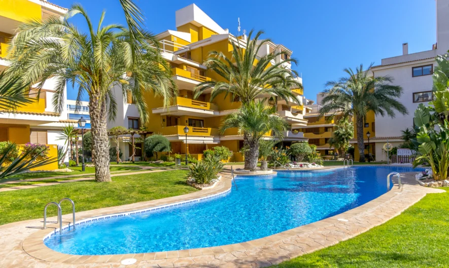 Апартамент в Torrevieja, Alicante (2 спални, 2 бани) - - снимка 1 - Имоти Премиер
