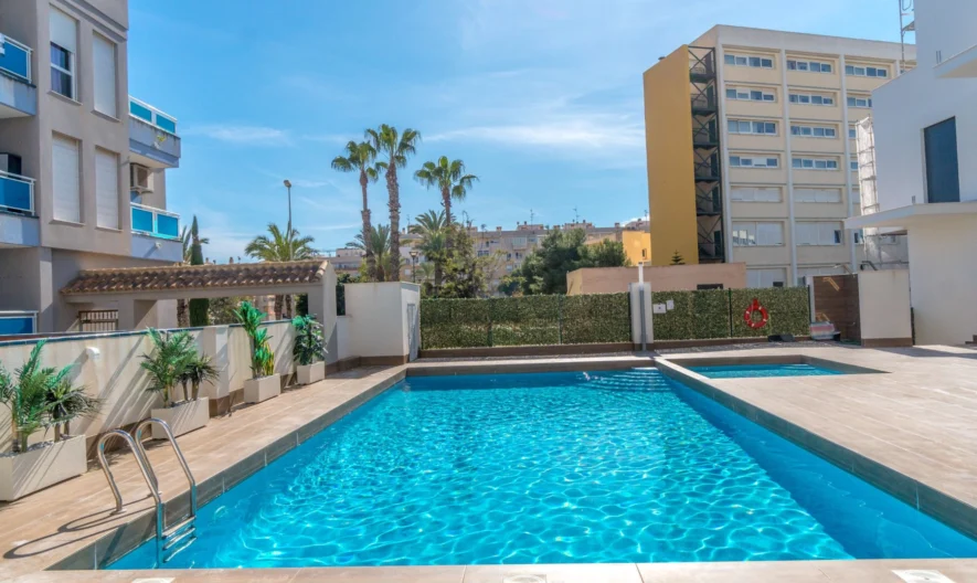 Апартамент в Torrevieja, Alicante (3 спални, 2 бани) -  - снимка 1 - Имоти Премиер